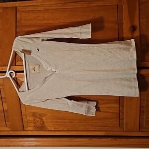 Hollister quarter length sleeve shirt